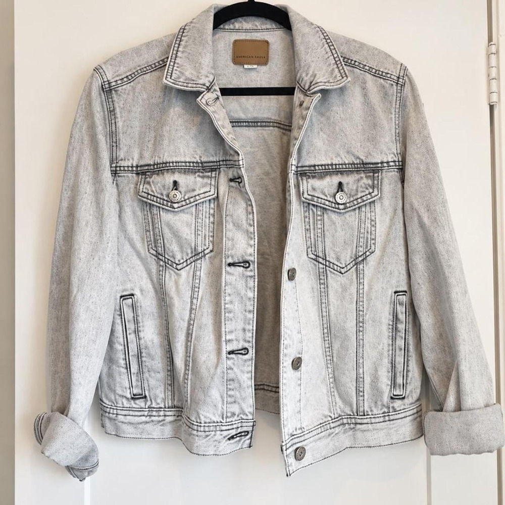 American Eagle Gray Wash Denim Jacket Size Medium